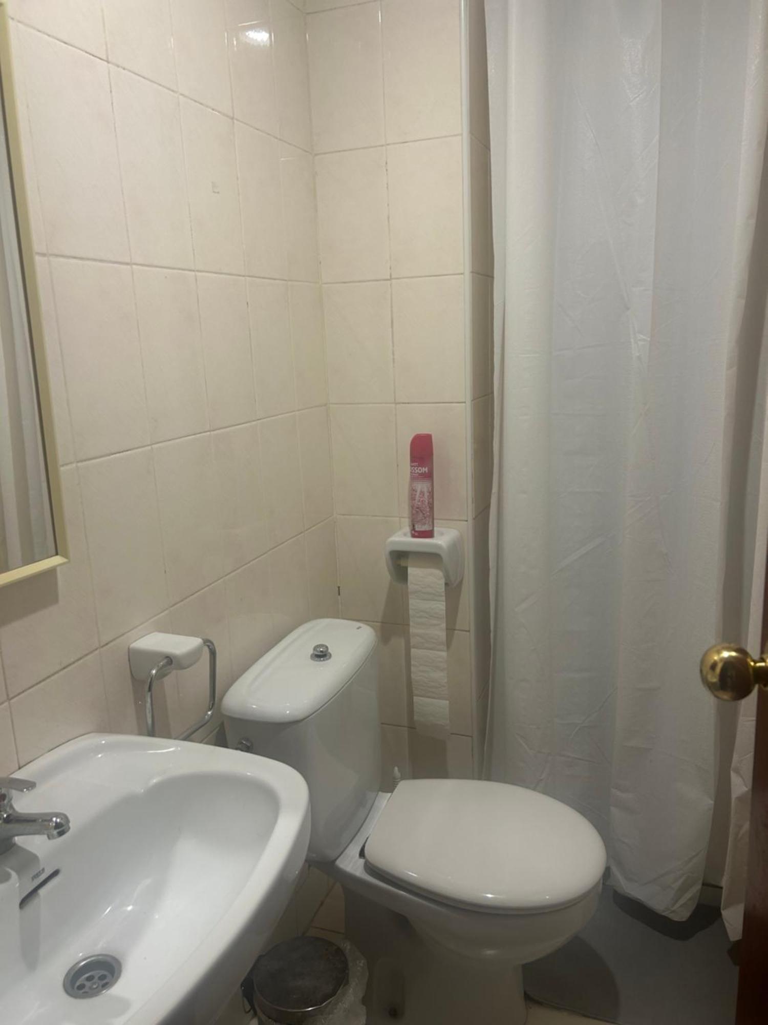 Habitacion Doble En Figueres Apartment ฟิกวยเรส ภายนอก รูปภาพ